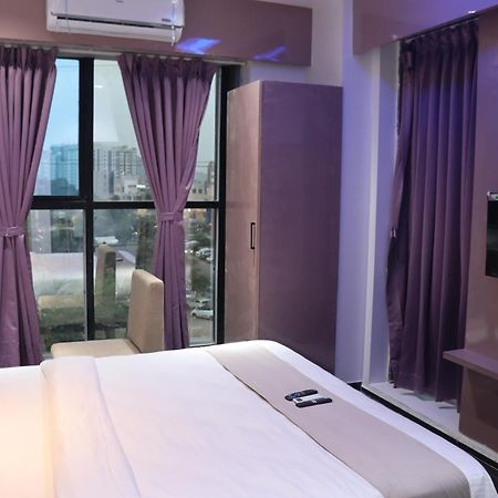 Hotel Czar Inn スーラト エクステリア 写真